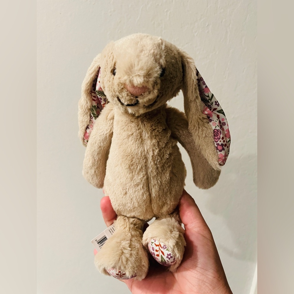 Jellycat Blossom Petal Bunny – Medium NWT